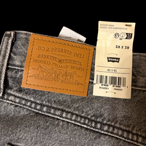 80s Style Levi’s Premium Mom Jeans NWT – Gray High Rise Tapered Denim 29x28 - Picture 6 of 6